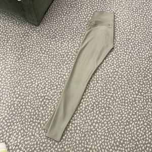 Alo Yoga Limestone Leggings - Like New